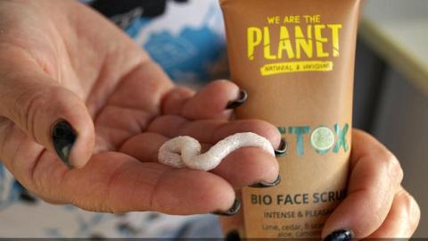 Отзыв: Кожа - не прошивка и не обновляется в один клик! Шикарный детокс-скраб, подошёл даже сухой и возрастной коже лица.