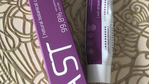 Отзыв: Зубная паста, которая отлично снижает чувствительность зубов и дёсен.