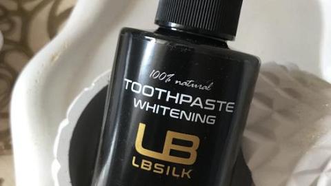 Отзыв: Зубная паста, которая отлично очищает и освежает.