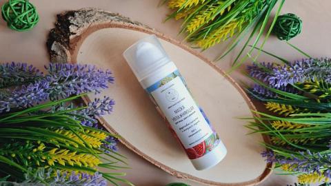 Отзыв: Чудесная находка для всех типов кожи. Увлажняющая маска быстро приведет кожу в порядок - придаст здоровый и свежий вид.