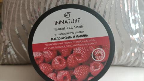Отзыв: Очень нежный, малиновый скраб от Innature