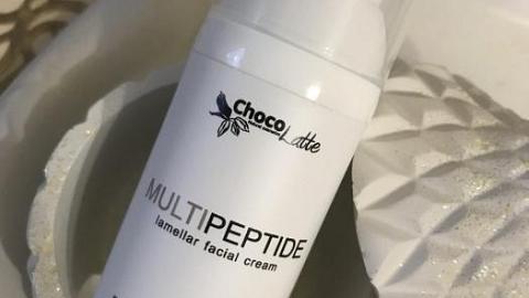 Отзыв: Крем для лица, который отлично ухаживает за кожей, делает её мягкой, гладкой, бархатистой.