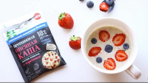 Отзыв: Зачем пригодится протеин в каше? Сравнение Bionova с популярными просто-кашами. Клубнично-ягодный баттл овсянок.