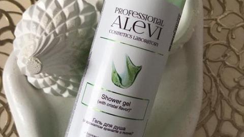 Отзыв: Гель для душа с шикарным стойким ароматом, который хочется вдыхать снова и снова.