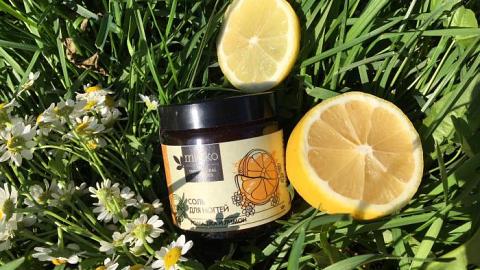 Отзыв: Соль это белая смерть, если мы ее едим, и Соль - это источник здоровья для наших ногтей, если мы питаем ей нашу кожу и ногти -Соль для ногтей Ромашка и лимон от МиКо