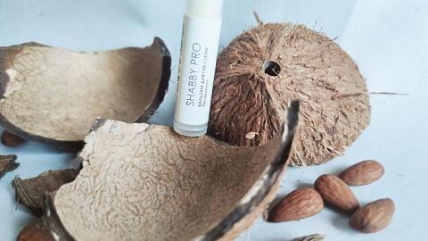 Отзыв: Бальзам для губ без аромата от SHABBY PRO. Им хочется пользоваться постоянно. Он отличник по всем моим критериям в выборе бальзама для губ.