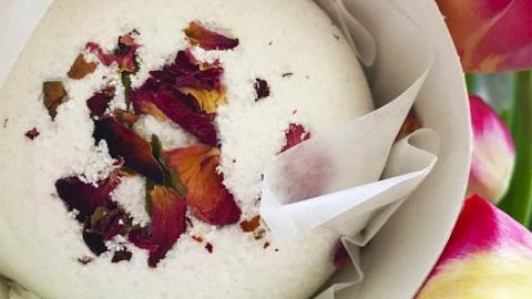 Отзыв: Лучшее аромонаслаждение за всю мою жизнь! Бурлящий шарик для ванн Роза от МиКо!