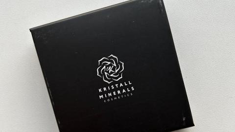 Отзыв: Пару взмахов спонжем и ровный тон готов. Столько плюсов, но не обошлось и без минусов