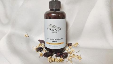 Отзыв: Парфюмированный шампунь для волос SILA GOR №1 citrus, tonka, black peper от Краснополянская косметика. Потрясающий аромат имеет и дарит мягкое, но эффективное очищение.