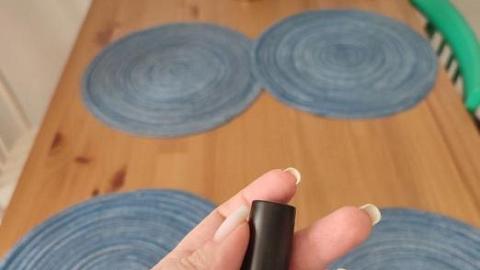 Отзыв: Очень приятная помада, которая держится на губах практически до конца дня