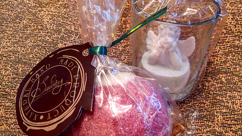 Отзыв: Бурлящий шарик для ванн Ягодный пунш (виноград) Savonry