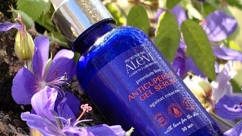 Отзыв: Каждое прикосновение - маленький ритуал красоты, дарящий коже мгновенное увлажнение, сияние и ощущение обновлённости