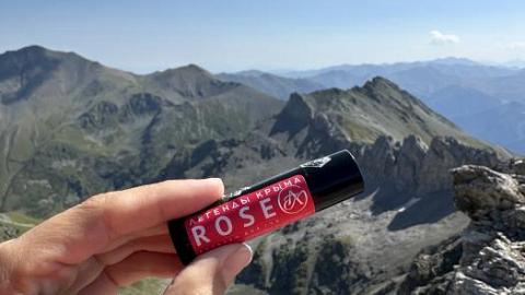 Отзыв: Увлажнение, защита и легкий блеск в одном маленьком помощнике