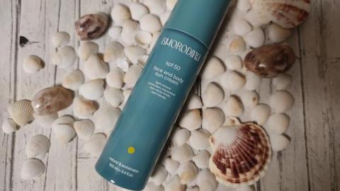 Отзыв: Увлажняющий солнцезащитный крем для лица и тела SPF 50 от Smorodina.