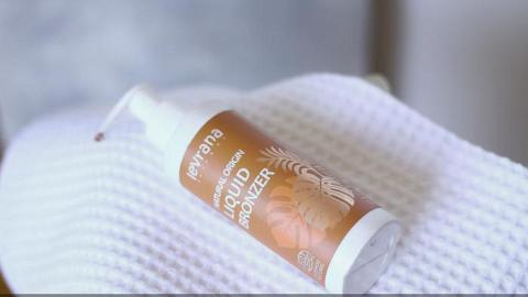 Отзыв: BRONZER  LEVRANA: Что нам стоит покрасить ноги? Натуральный загар без вреда.