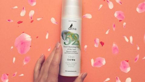 Отзыв: Молочко для умывания Sativa №52: тестирую, как оно снимает макияж (до/после)