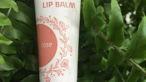 Отзыв: Увлажняющий бальзам для губ Rose Weleda