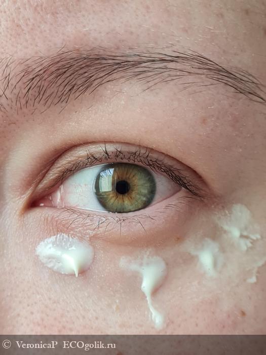 Крем, который сразу стал мои любимчиком! С ним моя кожа под глазами всегда выглядит свежей и отдохнувшей. - отзыв Экоблогера VeronicaP