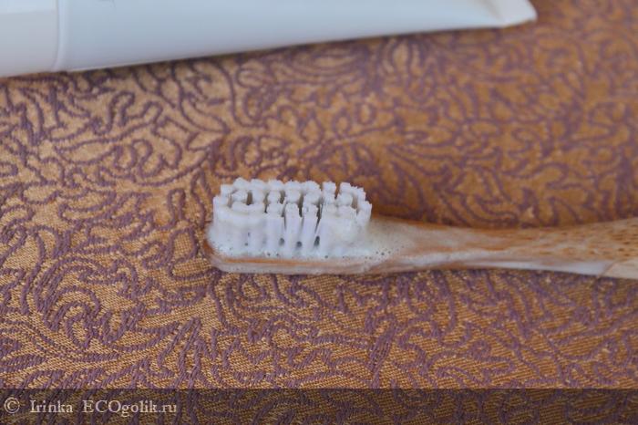 Siberina Зубная паста очищающая Угольная - отзыв Экоблогера Irinka