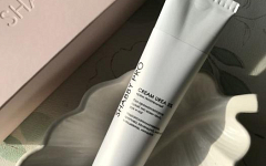 Отзыв: Крем для рук и тела, который делает кожу мягкой и шелковистой.