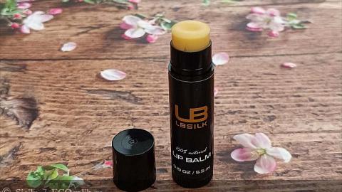 Отзыв: Натуральный бальзам для губ, который прописался в моей сумке. Теперь он всегда со мной.