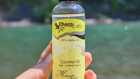 Отзыв: На отдых я всегда с собой беру... Масло кокоса! Ароматное, во всех отношениях приятное и обеспечивает бомбический загар!